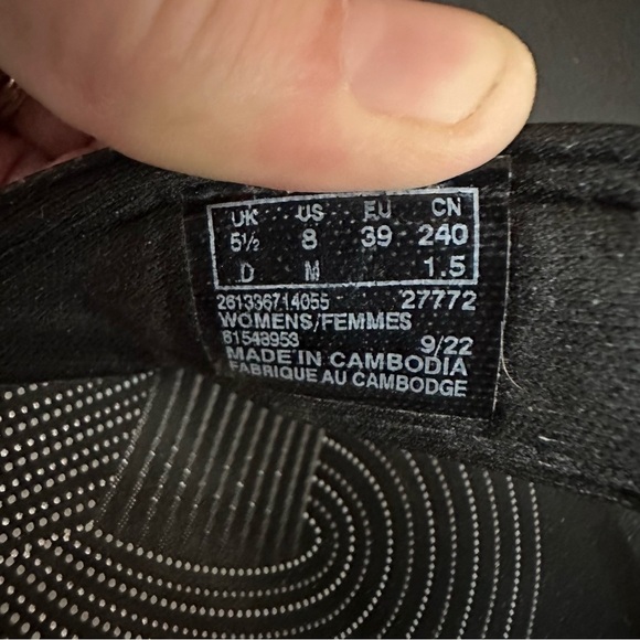 CLARKS Women's Black Patent Cloudsteppers Breeze Sea Flip Flop Slip On Sandals 8 - Picture 9 of 9